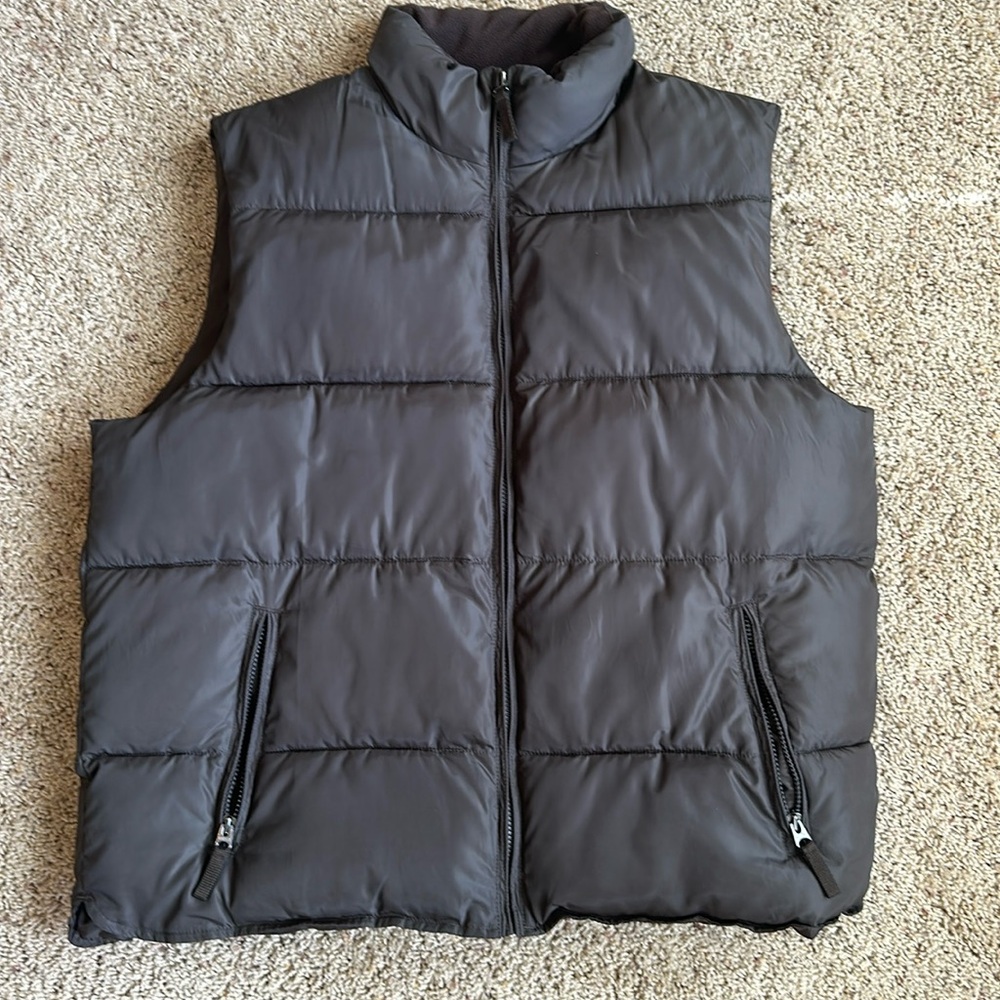 Sonoma Men’s dark brown insulated puffer vest